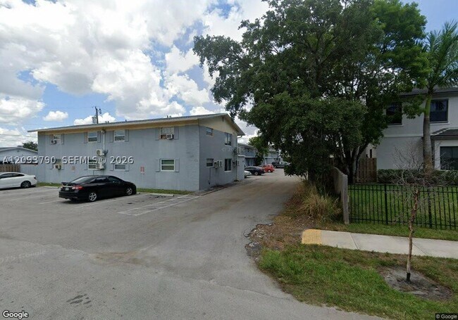 1935 SW 5th St Unidad 5