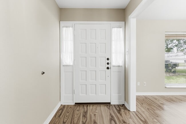 Photo - 445 Longmeadow Dr