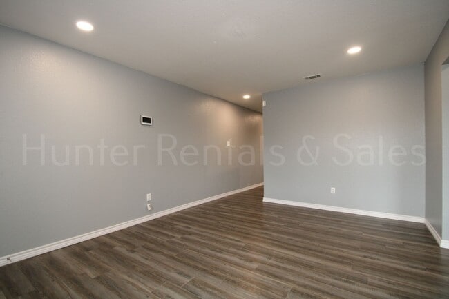 Photo - Rent me today!