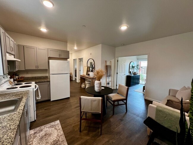 Photo - Pioneer Street Apartments Unit 2