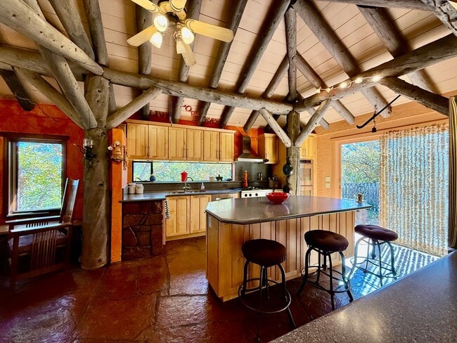 Photo - Historic Manitou Springs Home for Rent – M...