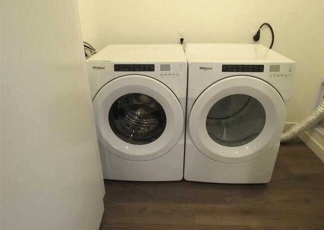 Photo - 2207 E 37th Ave Unidad 1