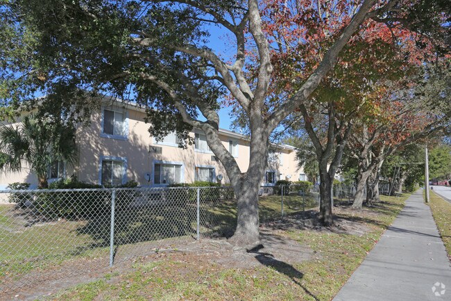 Photo - Forest Lane Apartments