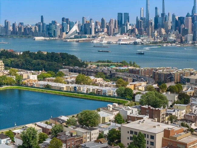 Building Photo - 180 19th St Unit 2