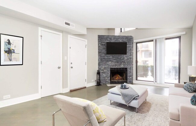 Photo - 941 W Grace St