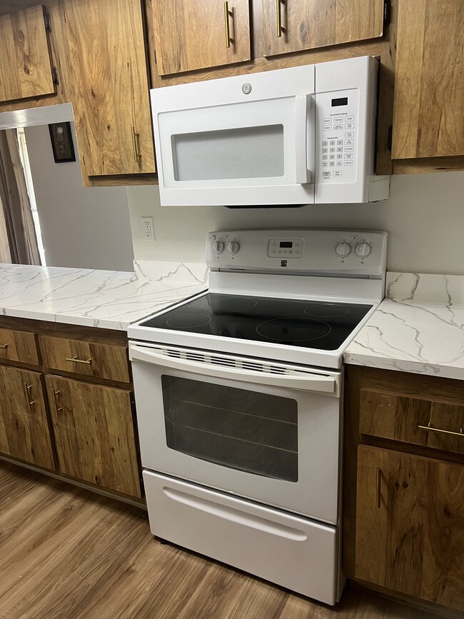 Building Photo - 430 Banana Cay Dr Unit F