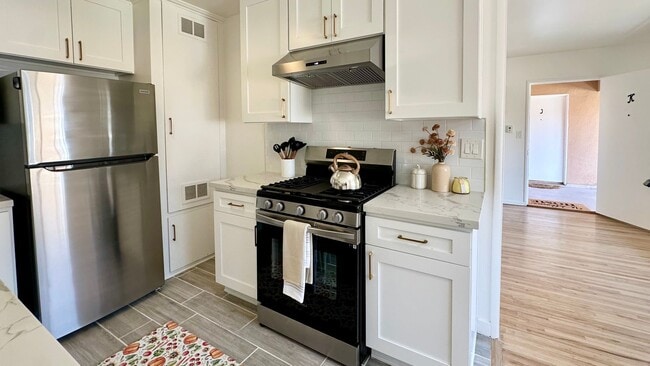 Photo - Spacious 1 & 2 Bedroom Apartments