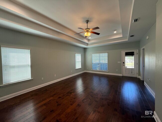 Photo - 341 Majestic Beauty Ave