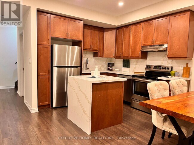 Photo - 220 Lagerfeld Dr