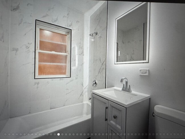 Photo - 7152 S Racine Ave Unidad 2