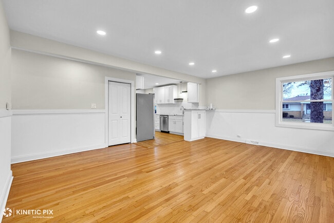 Photo - 4938 W Randolph St