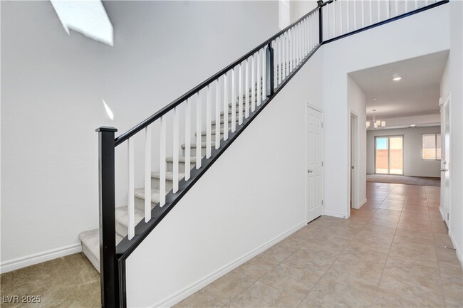 Photo - 882 Sycamore Falls St