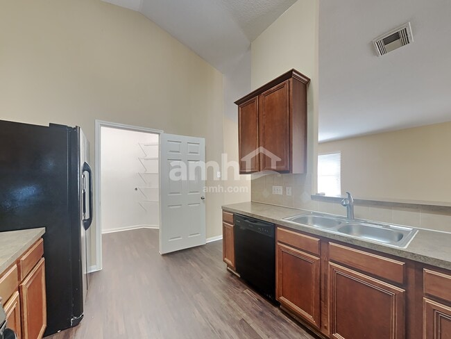 Photo - 1034 Riverwood Dr