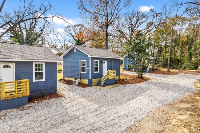 Building Photo - Dreamy Auburn Cottage Rental