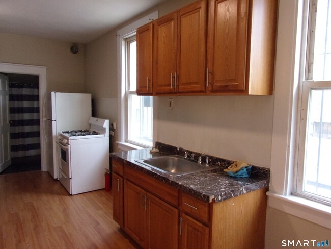 Photo - 158 High St Unit 1st flr south