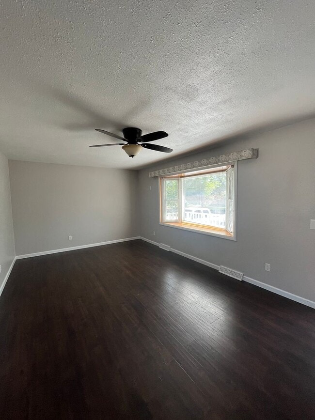 Photo - 4 Bedroom (2 non egress) 3 Bathroom home on the Westend!