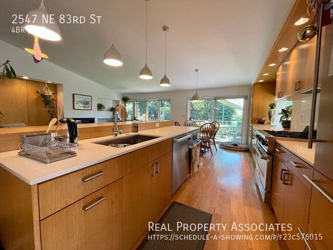 Photo - 2547 NE 83rd St