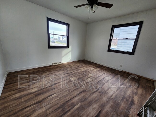 Photo - 4821 Midway Dr NW