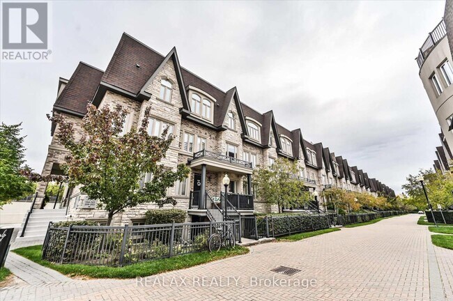 Photo - 320 John St.