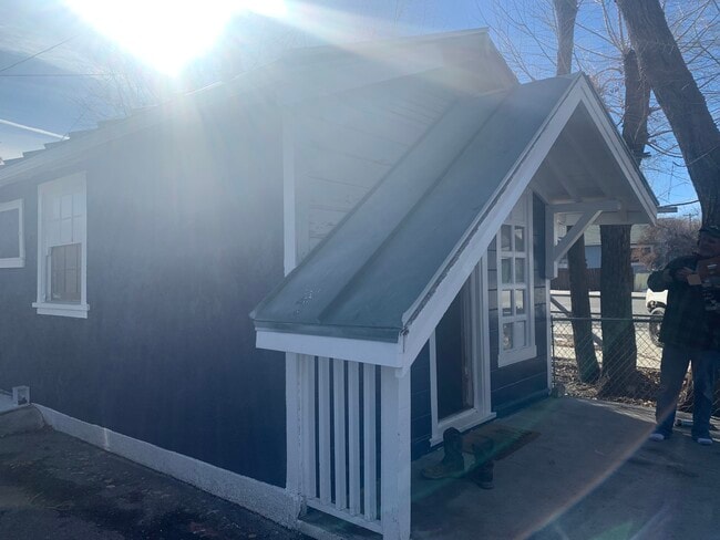 Nueva pintura exterior - 1380 Dartmouth Ave Unidad Small Home Lovelock Nv