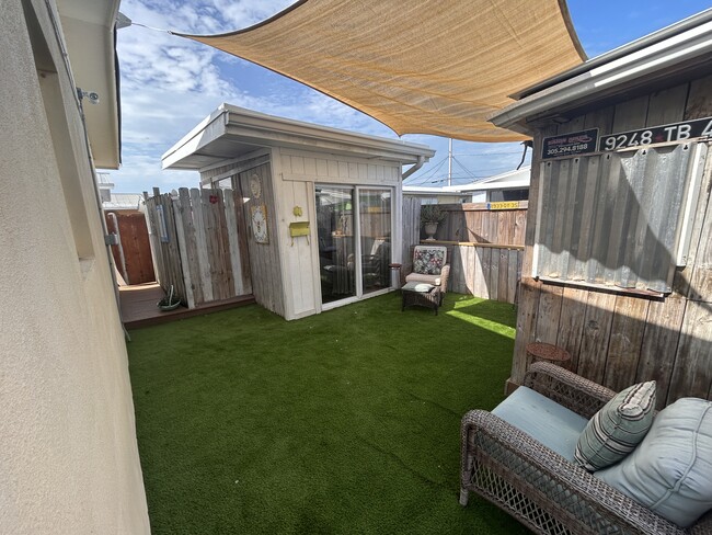 Building Photo - 46E 12th Ave Unit Studio for 1 person only