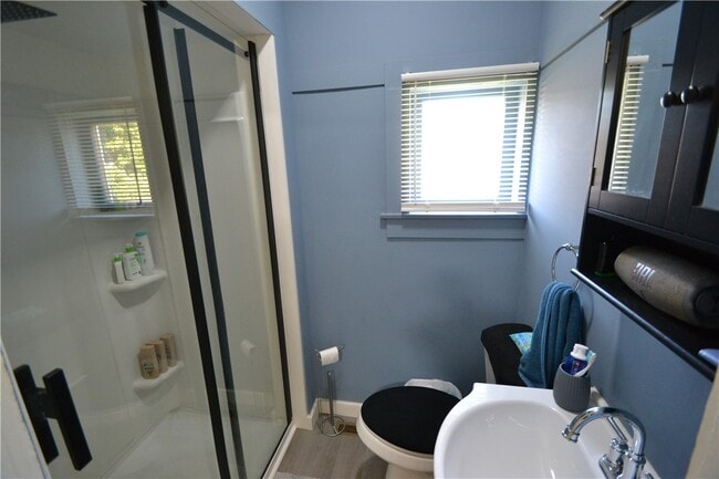 Building Photo - 505 E Main St