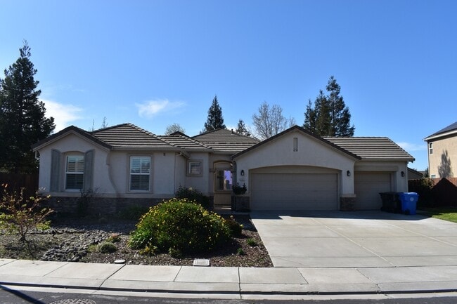 Building Photo - 2261 Pillsbury Rd