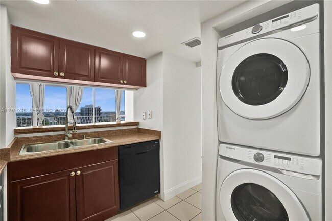 Photo - 7601 E Treasure Dr Unit 2205