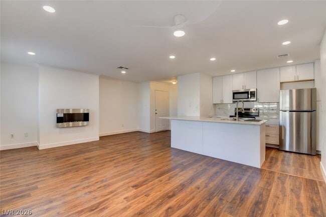 Photo - 8600 W Charleston Blvd Unidad 1180