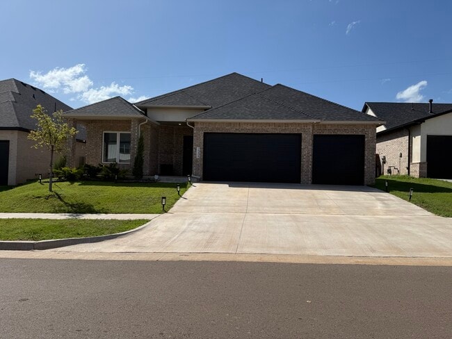 Photo - 15409 Caspian Ln House