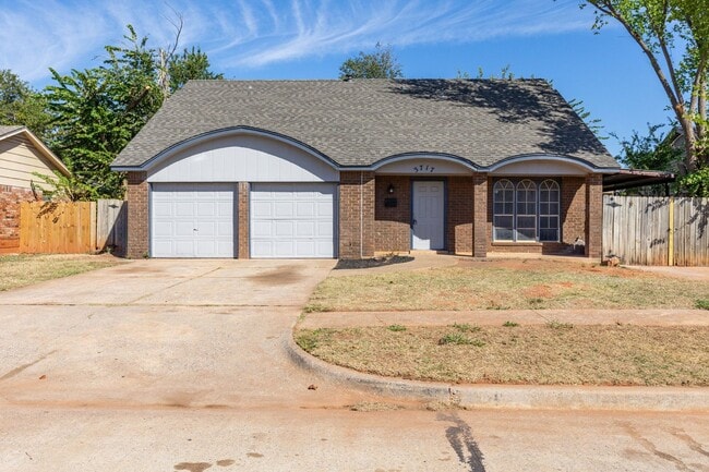 Building Photo - spacious newly remodeled 4 bed, 2.5 bath h...