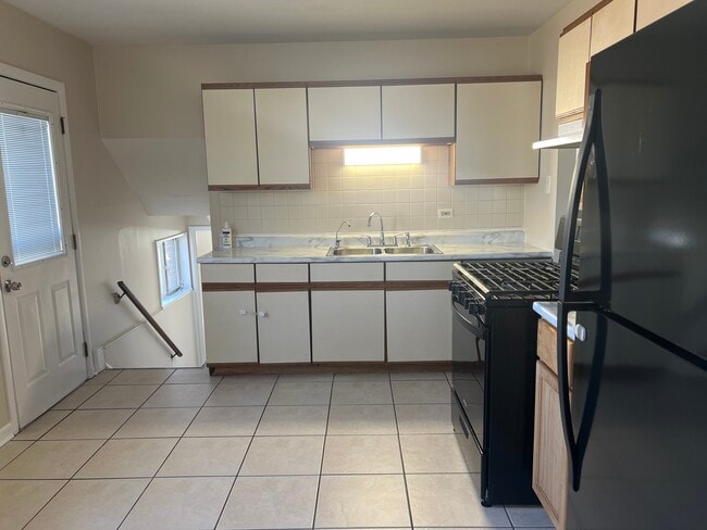 Photo - 319 Gentry St