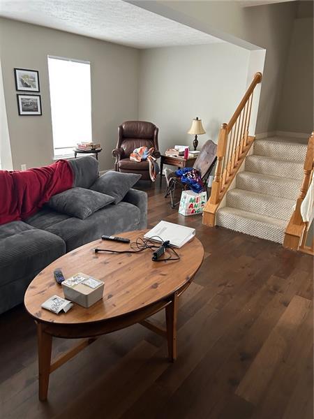 Photo - 4 Hemingway St