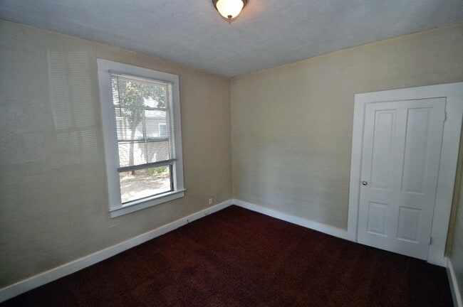 Photo - 518 W 6th St