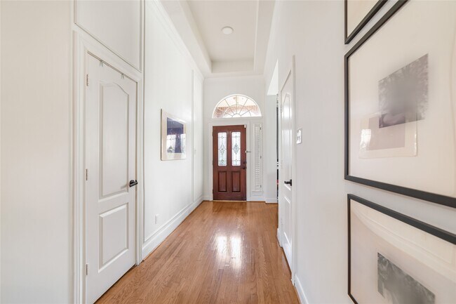 Photo - 1611 Lakeside Enclave Dr