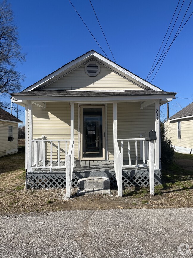 Building Photo - 211 Haywood St Rental