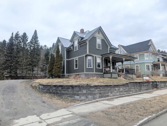 Photo - 417 Cliff St