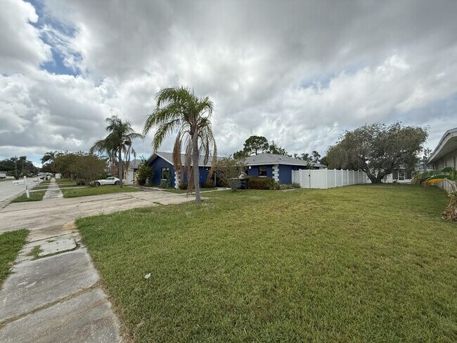 Photo - 3184 Downing St