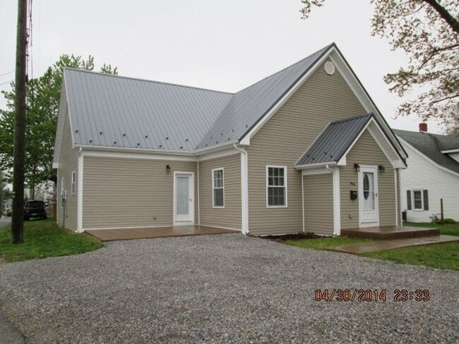 Building Photo - 3 Bedroom 2.5 Bath House