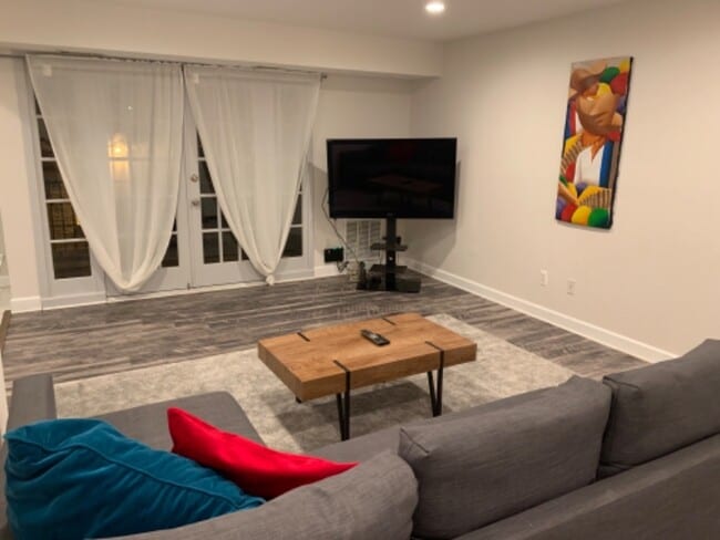 Building Photo - 7097 Spring Garden Dr Rental