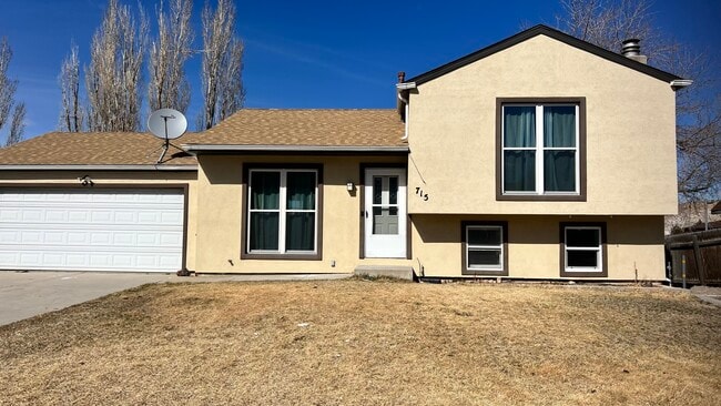 Building Photo - 715 Saratoga Dr