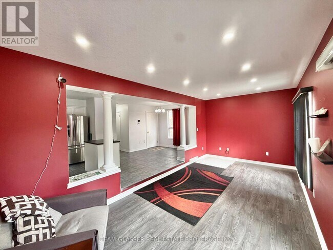 Photo - 691 Oakcrossing Rd