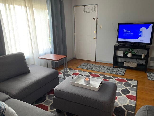 Photo - 2014 Davis Ave Unit FURNISHED 2nd fl