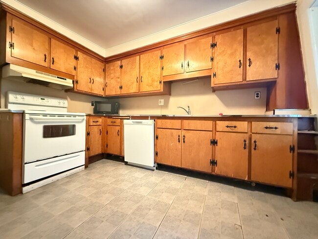 Photo - 193 Mount Auburn St Unit 3