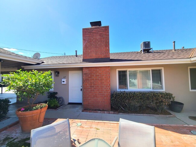 Photo - 613-619 Pine Ave. Unidad 617