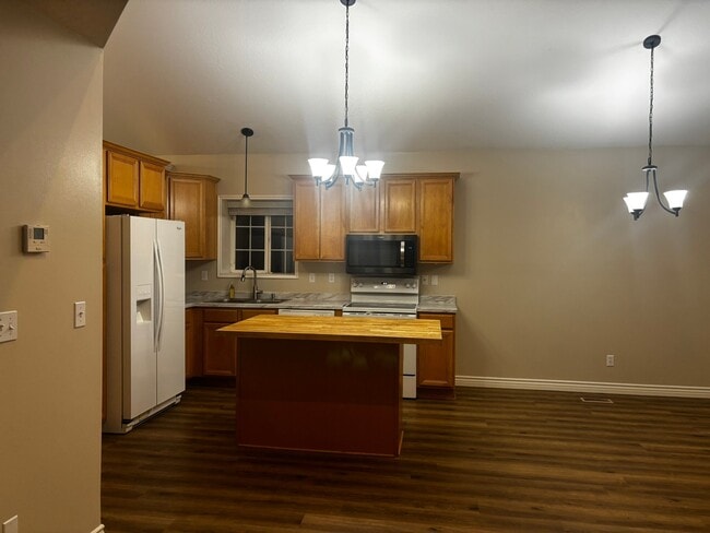 Photo - 1165 N 320 W