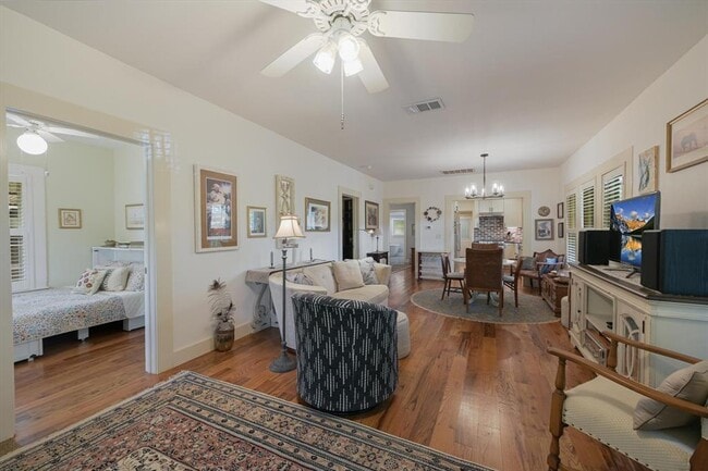 Photo - 4408 Avenue C