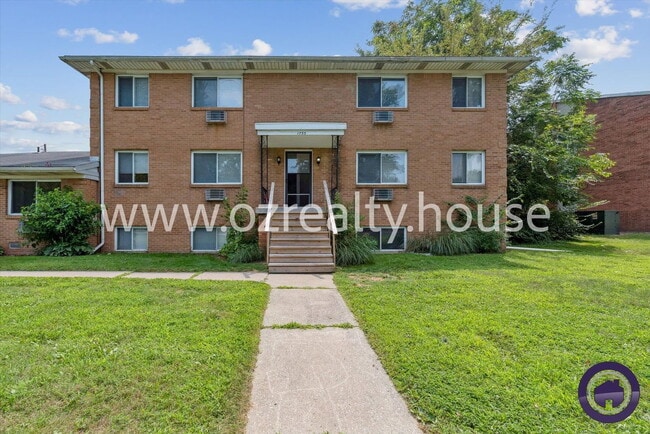 Building Photo - 1733 Christian Ave Unit 2