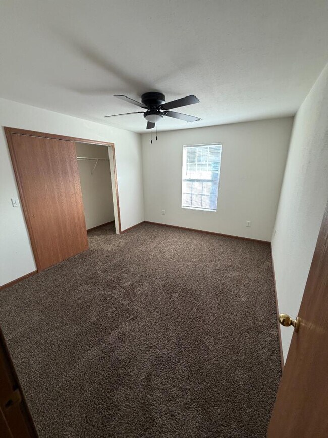 Photo - 100 Aldergate St