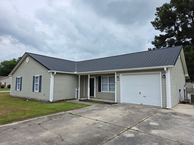 Photo - Freshly Updated 4-Bedroom Home on a Spacious Corner Lot in Horse Creek Farms
